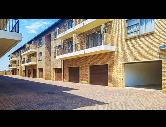 2 BEDROOM APARTMENT FOR SALE IN FLORIDA PARK